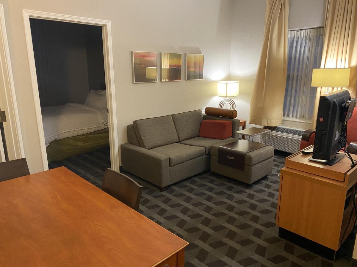 Mainstay Suites Middleburg Heights Cleveland Airport Exterior foto