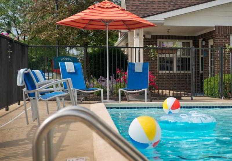 Mainstay Suites Middleburg Heights Cleveland Airport Exterior foto