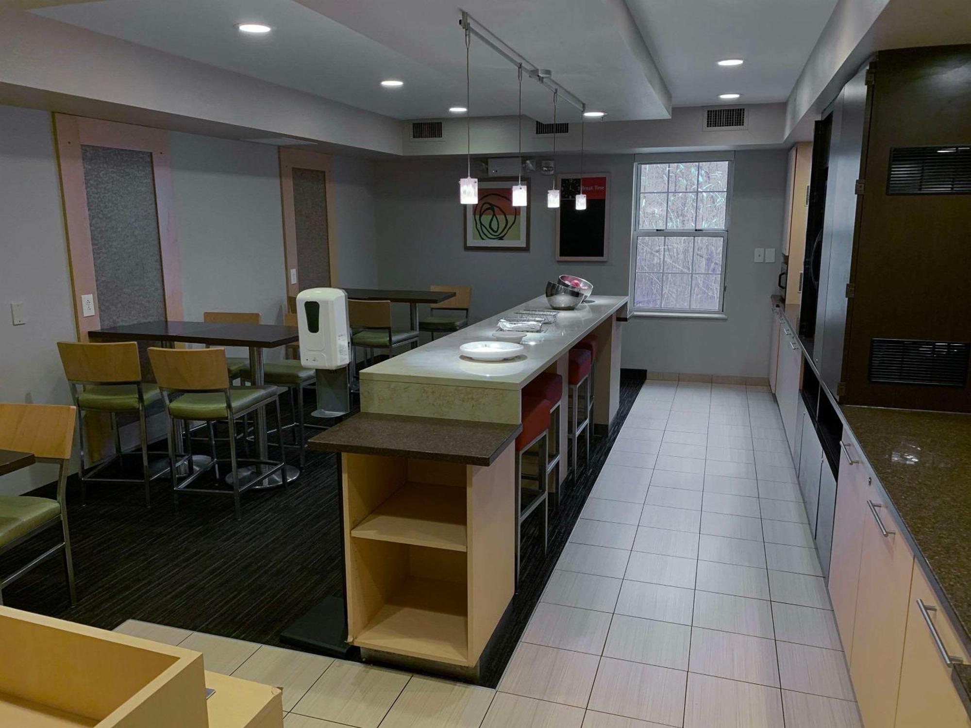Mainstay Suites Middleburg Heights Cleveland Airport Exterior foto