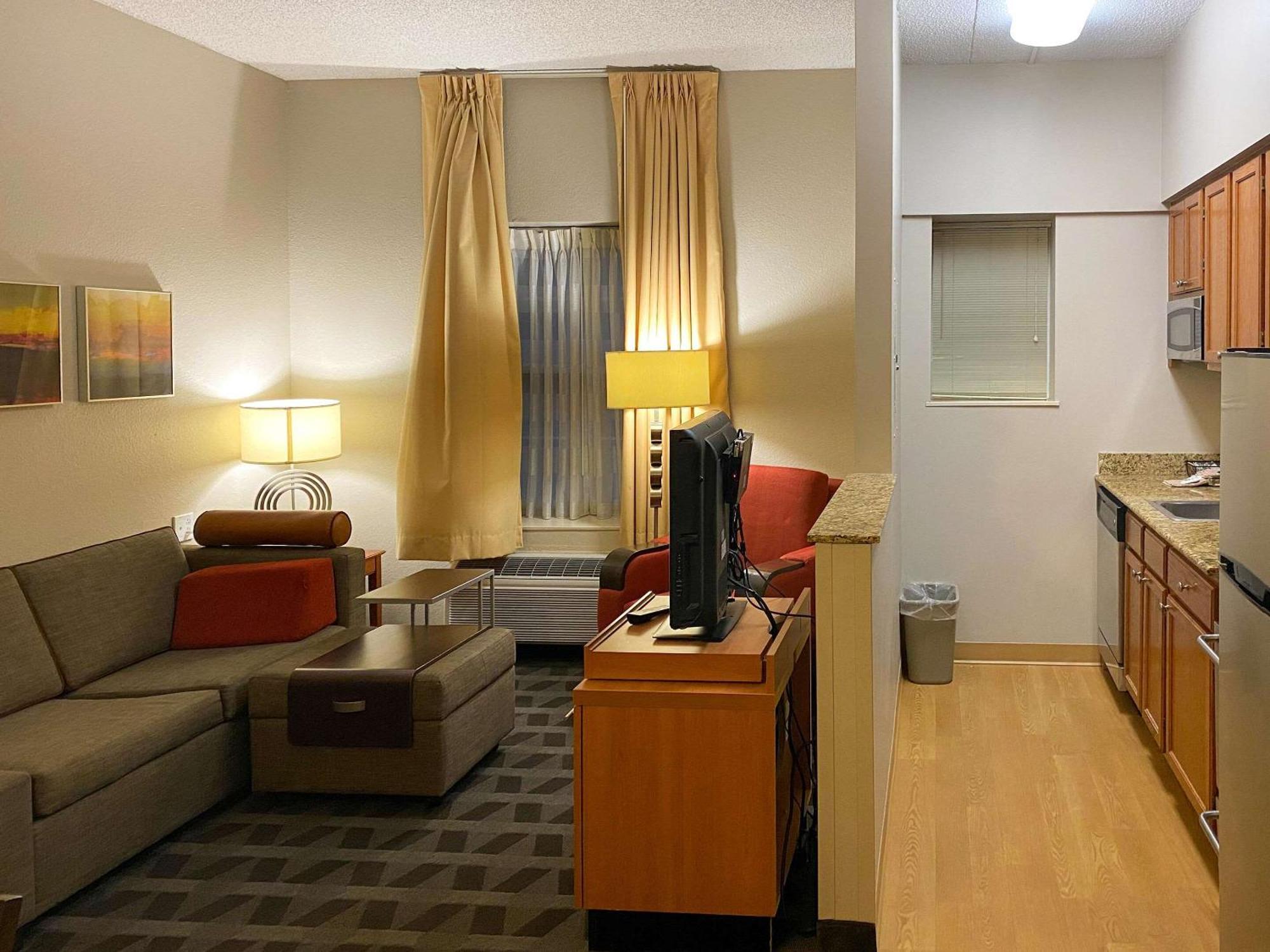 Mainstay Suites Middleburg Heights Cleveland Airport Exterior foto