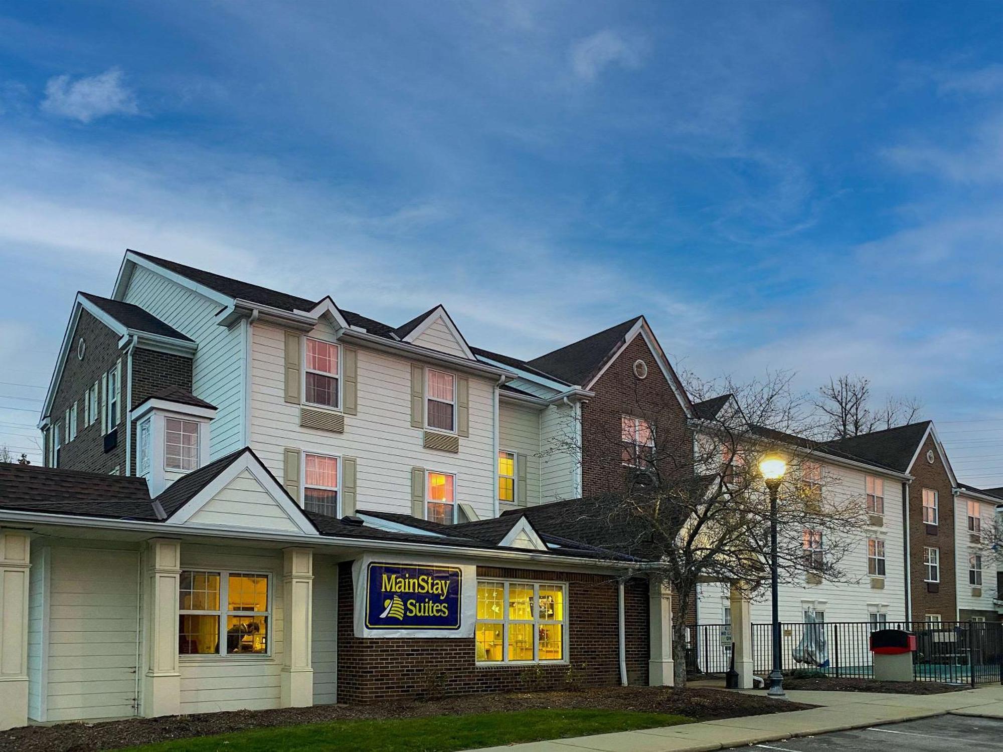 Mainstay Suites Middleburg Heights Cleveland Airport Exterior foto