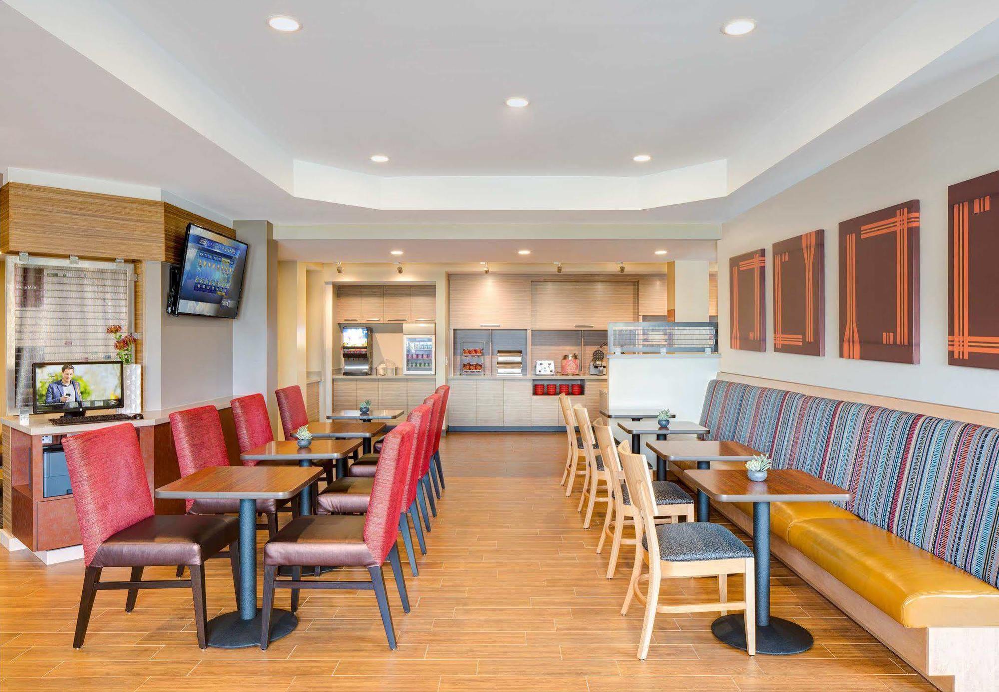 Mainstay Suites Middleburg Heights Cleveland Airport Exterior foto